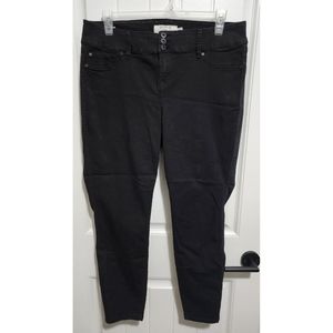 Torrid black skinny jegging jeans Size 18 18R